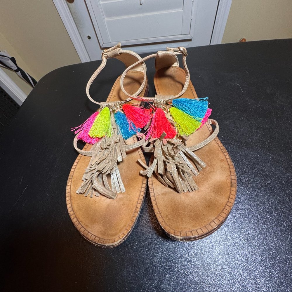 Lilly Pulitzer size 8.5 sandals with multicolored tassels and ankle strap